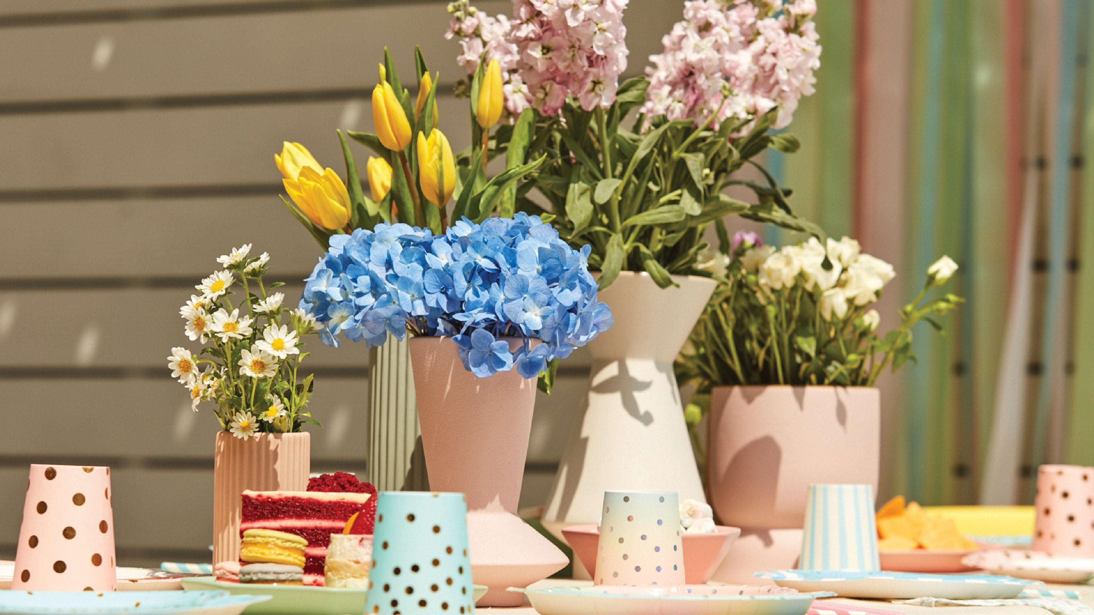 TYPES OF FLOWER ARRANGEMENTS