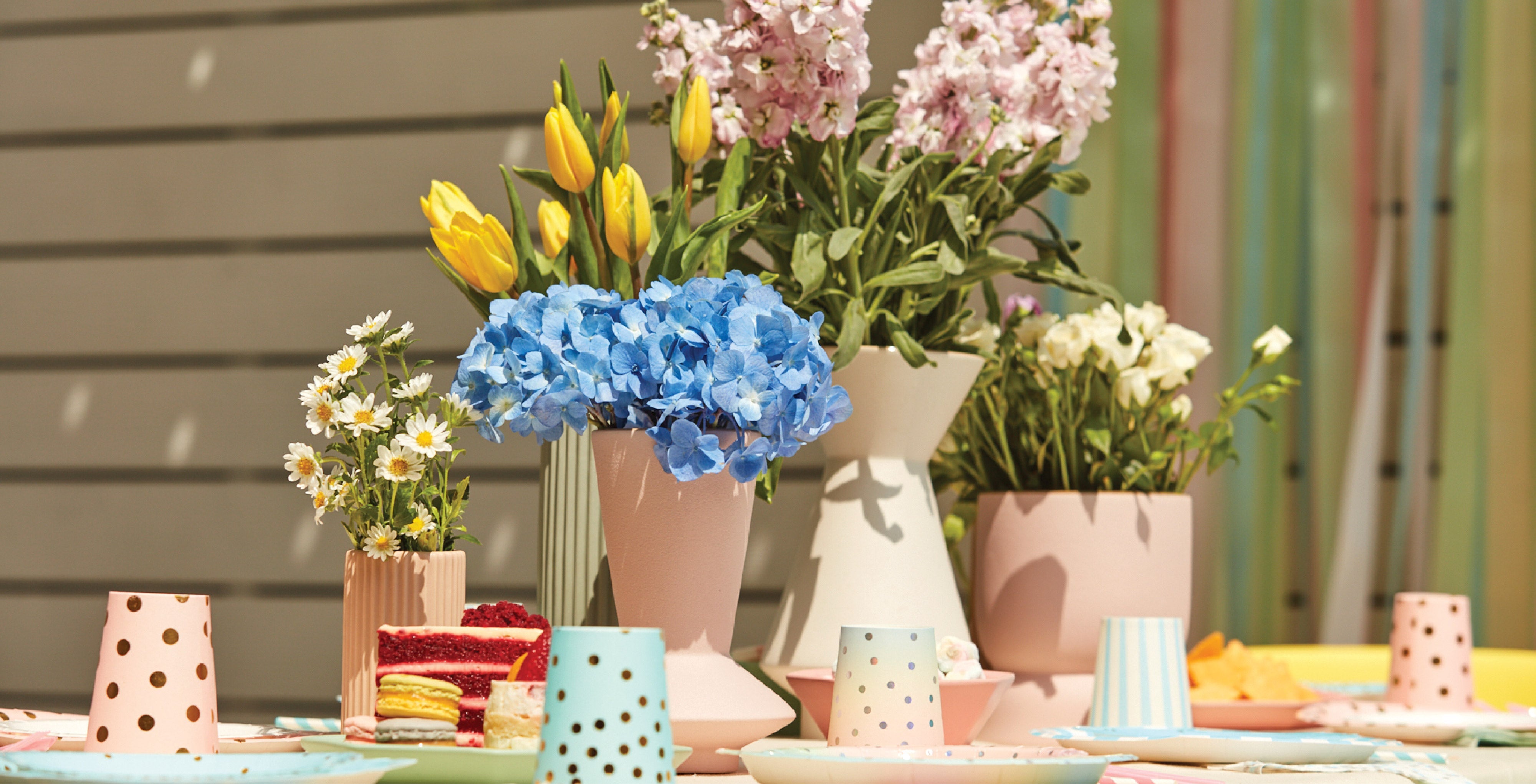 TYPES OF FLOWER ARRANGEMENTS